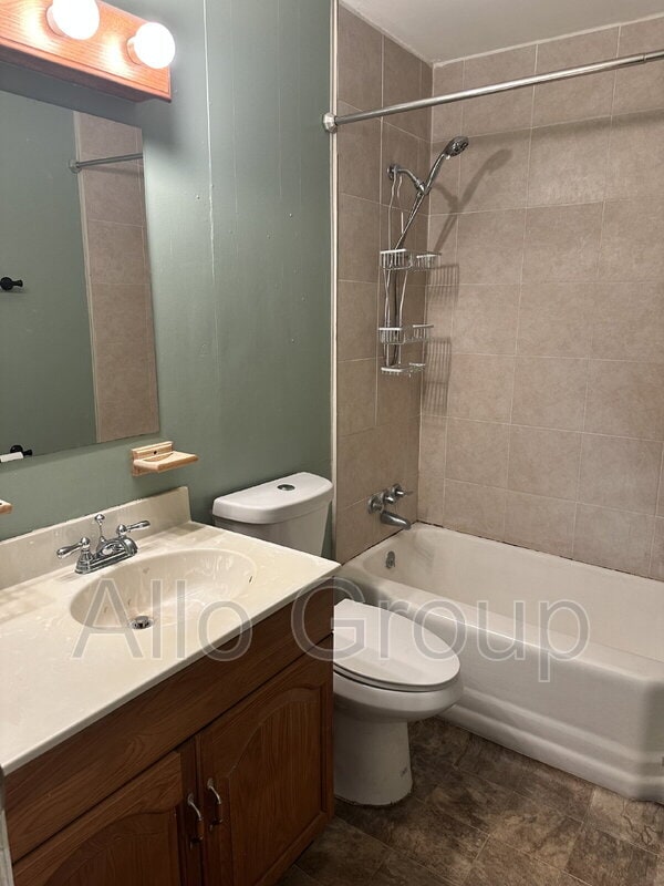 Building Photo - 25 Martindale Dr