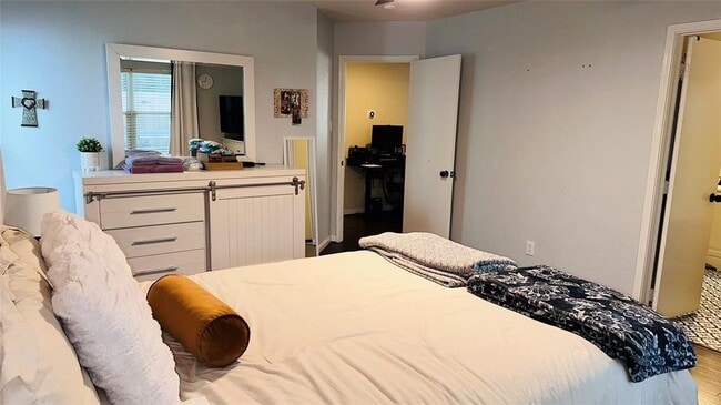 Building Photo - 15839 Kings Cypress Ln