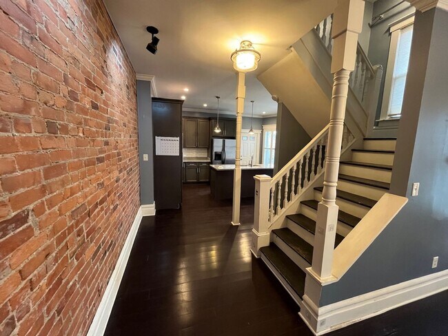 Building Photo - 991-993 Bryden Road