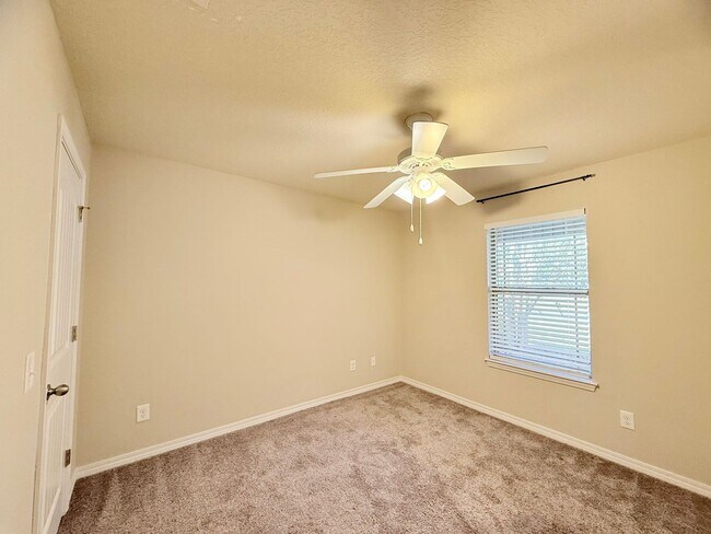 Building Photo - 5009 Makenna Cir