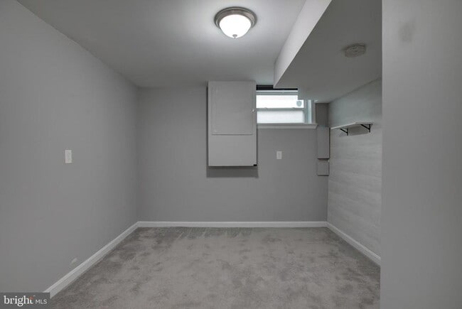 Building Photo - 16 N Bradford St