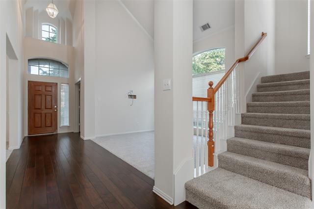 Building Photo - 915 Falcon Trail