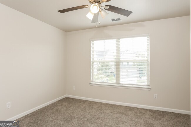 Building Photo - 264 Magnaview Dr