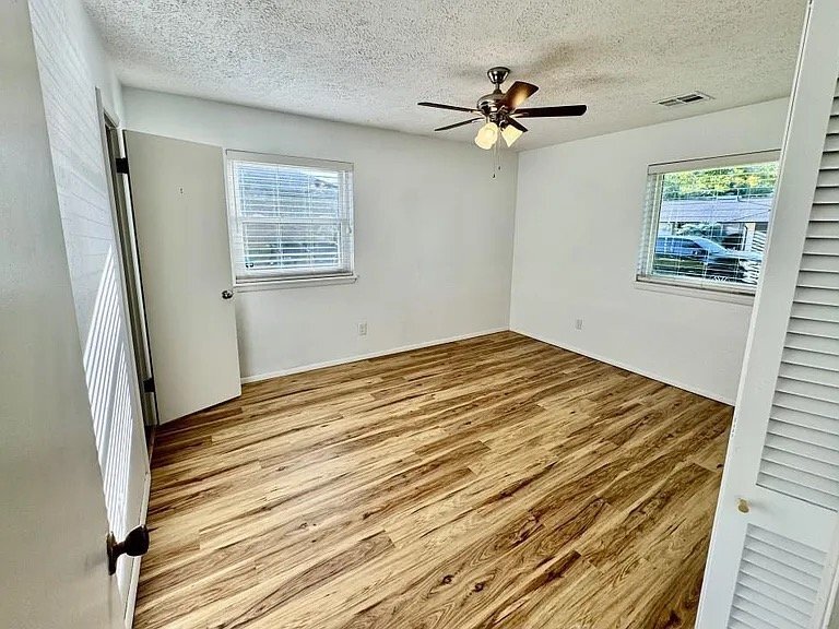 Building Photo - 3028 Berkshire Way