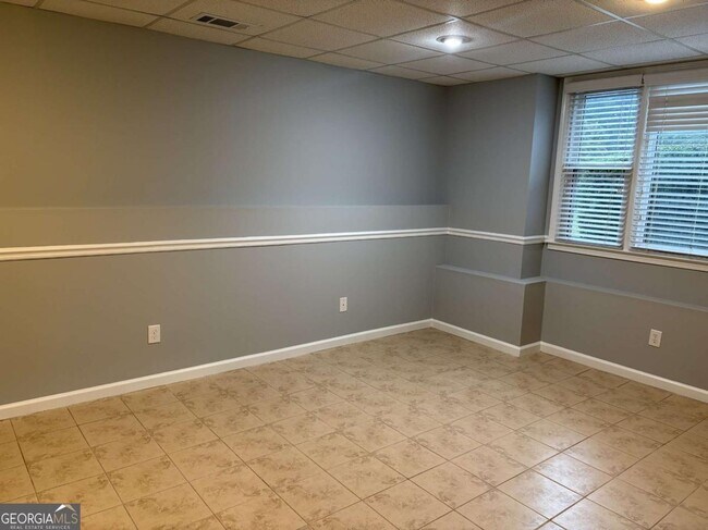 Building Photo - 5045 Bayberry Ct