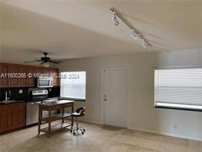 Building Photo - 1470 N Dixie Hwy