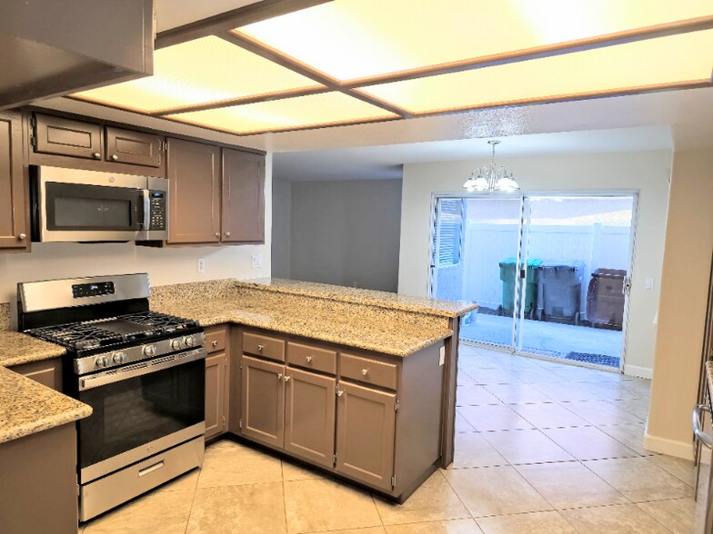 Building Photo - 23231 Joaquin Ridge Dr