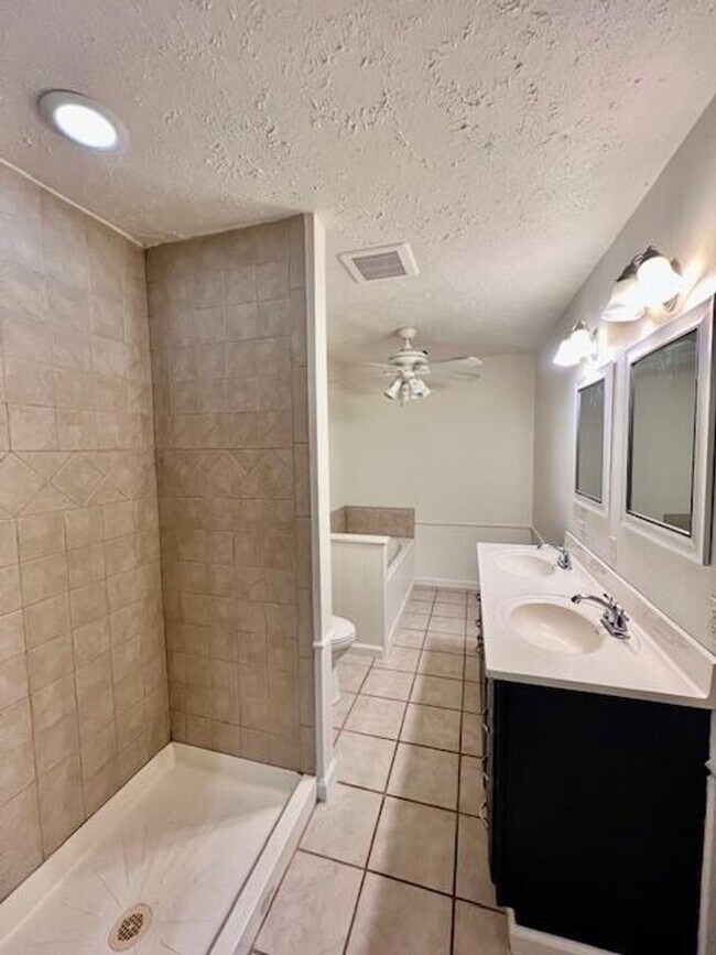 Building Photo - Westwood Subdivision / Rockdale, TX / 4 bedrooms / One Story