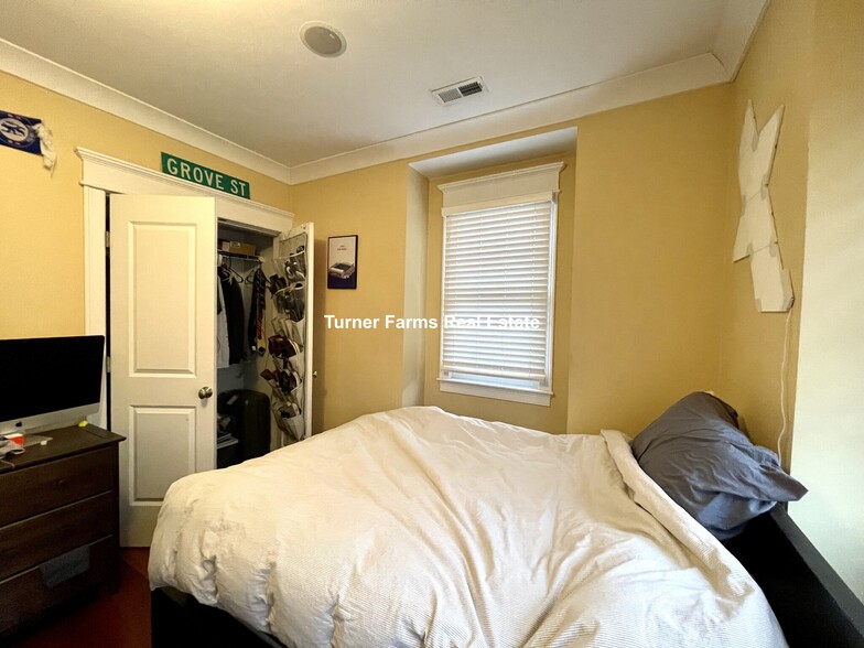 Building Photo - 15 Eldora St