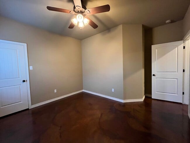 Building Photo - Available Now: 4 Bedroom Single Family Home: Midway ISD:  Move in Special