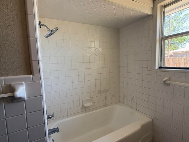 Building Photo - 3605 42nd St