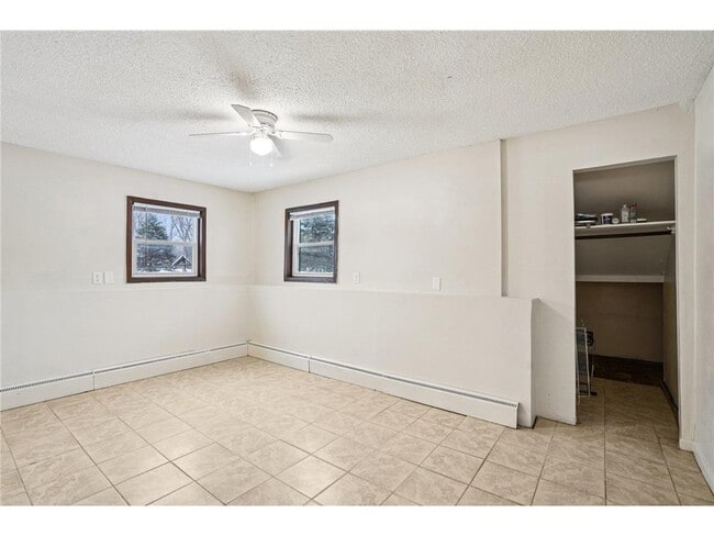 Building Photo - 17256 Kenyon St NE