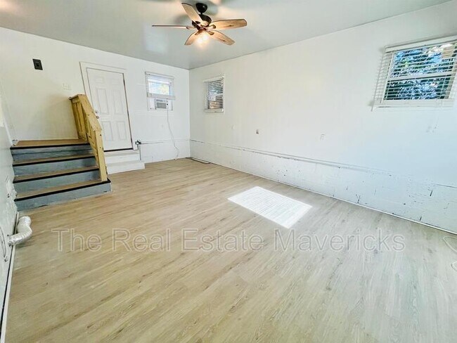 Building Photo - 533 E 52nd St