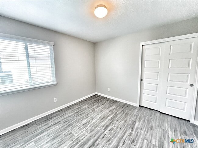 Building Photo - 761 Wolfeton Way