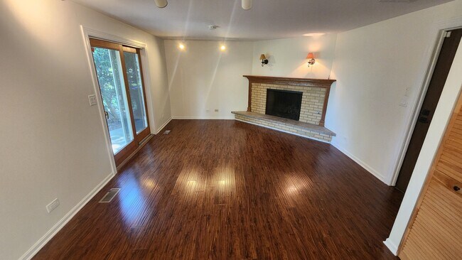 Building Photo - 808 S Cedarcrest Dr