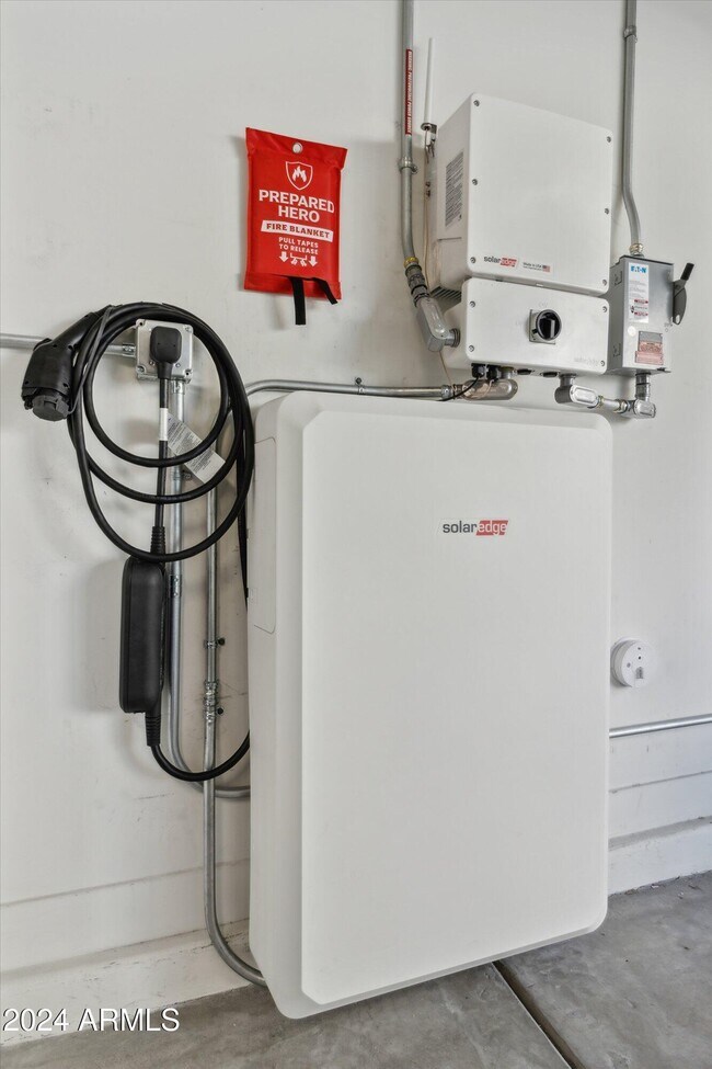 Building Photo - 240 W Missouri Ave