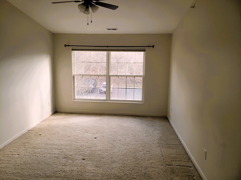 Bedroom 1 - 664 Rivers Breeze Dr
