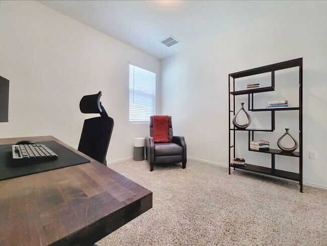 Building Photo - Spacious 4-Bedroom, 3-Bath Single-Family H...