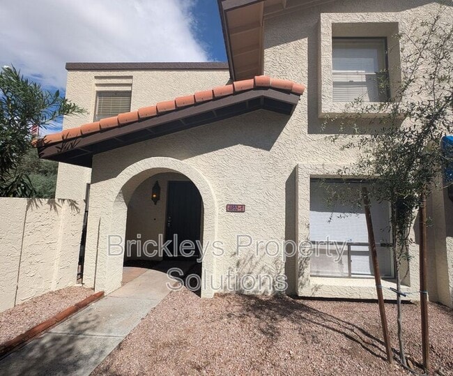 Primary Photo - 4820 E Winston Dr