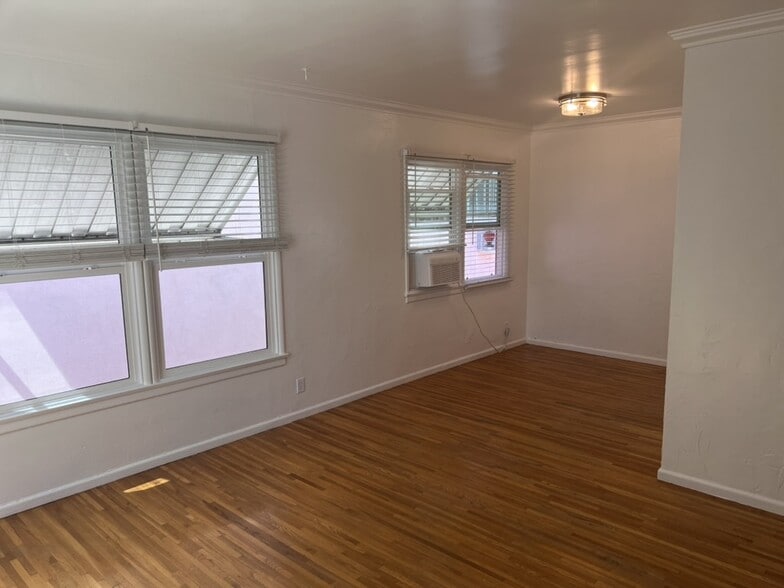 Building Photo - 4277 Tujunga Ave