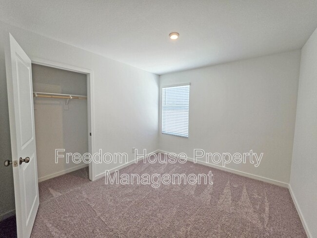 Building Photo - 660 Huyana Wind Dr