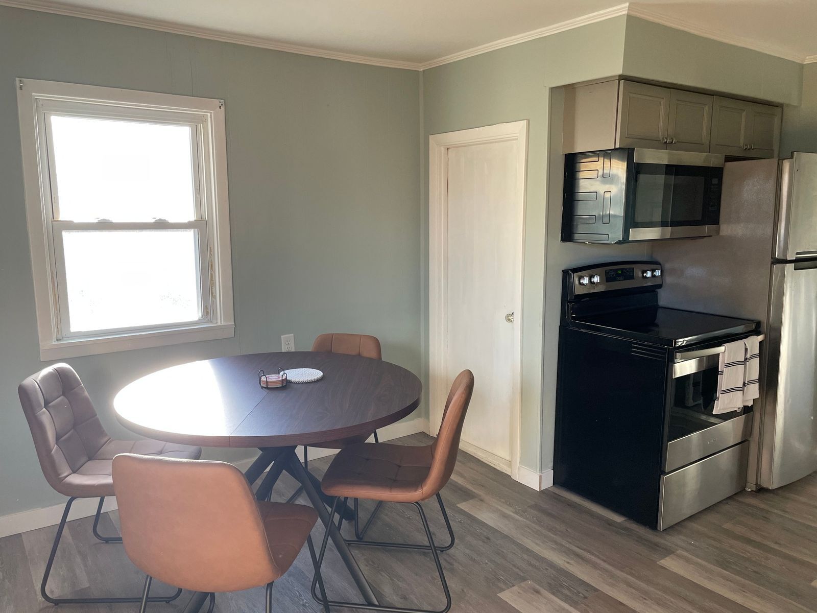 Building Photo - 83 Oak St