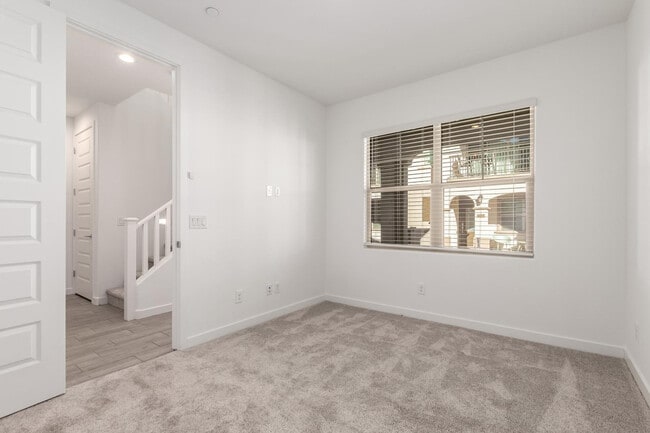 Building Photo - 4054 E Amoroso Dr