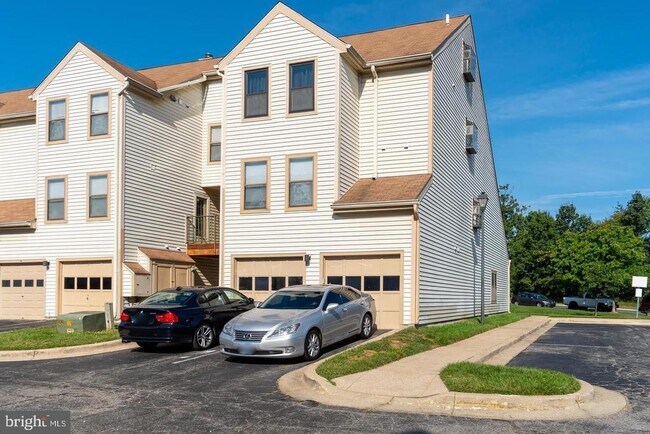 Building Photo - 13408 Shady Knoll Dr