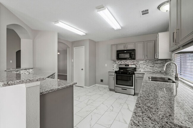 Building Photo - 20418 Cherry Haven Cir