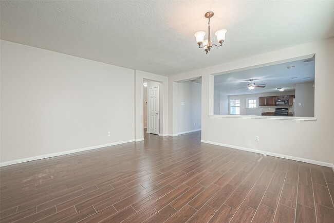 Building Photo - 7814 Crestbrook Manor Ln