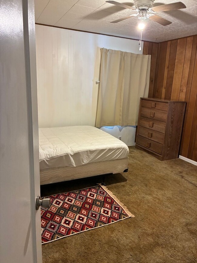 Building Photo - Furnished Two Bedroom