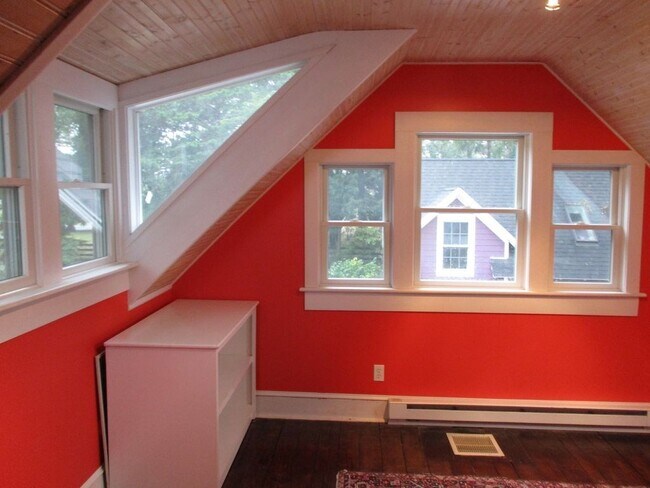 Building Photo - 14262 Shore Dr