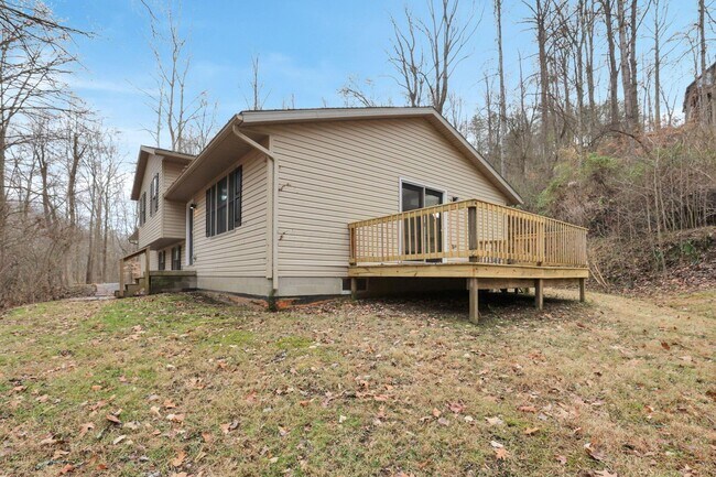 Building Photo - 1889 Wolverine Dr