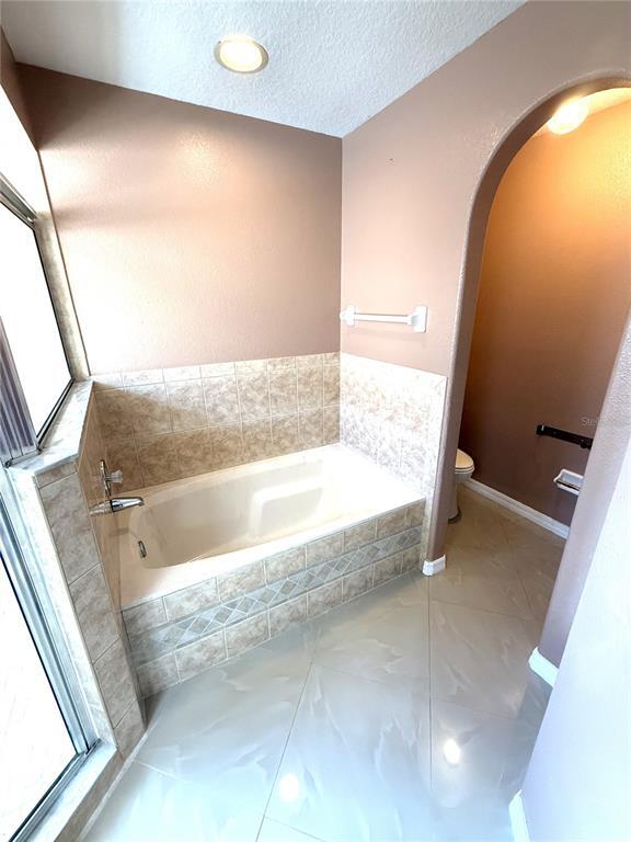 Building Photo - 9217 Valencia Palms Dr