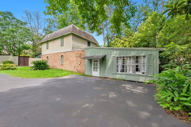 Building Photo - 3532 Spring Hill Ave