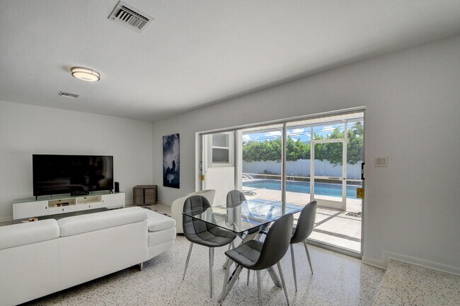 Building Photo - 1171 Bimini Ln