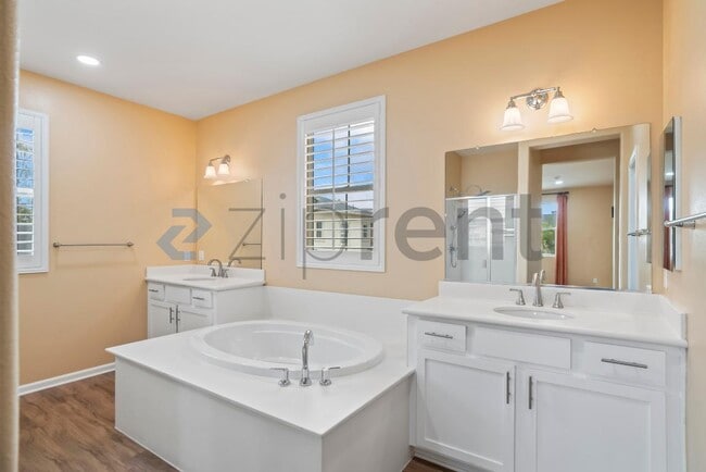 Building Photo - 1210 Coyote Creek Way