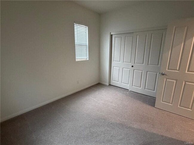 Building Photo - 33 Latitude