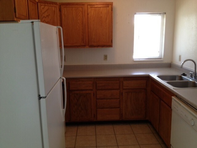 Building Photo - 355 N 400 W