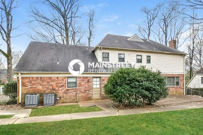 Building Photo - 5 Bedroom Pet-Friendly Home in Cordova, TN with Main Street Renewal