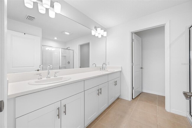Building Photo - 5913 Laurelcrest Gln