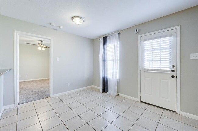 Building Photo - 9814 Garnet Springs Dr