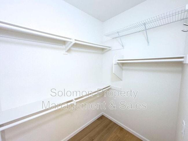 Building Photo - 6076 Paseo Carreta