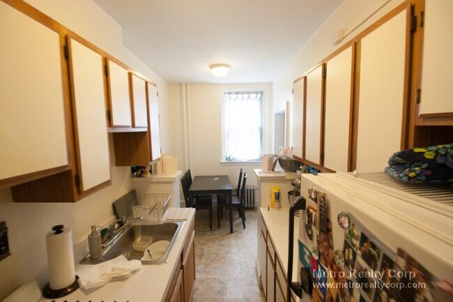 Building Photo - 85 Strathmore Rd