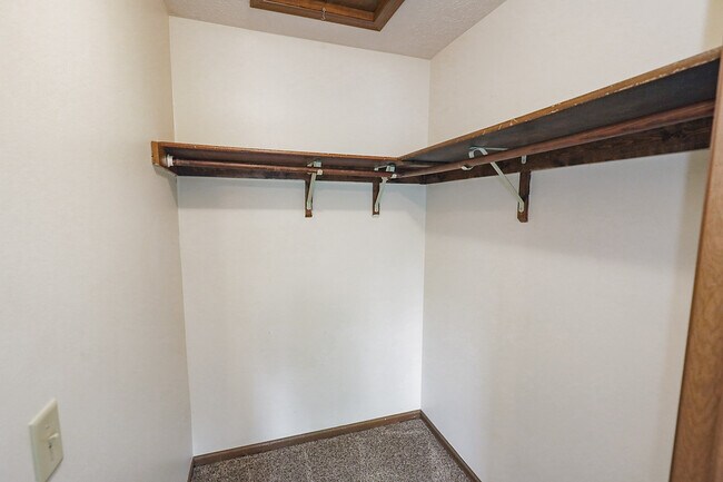 Building Photo - 3421 Portia St