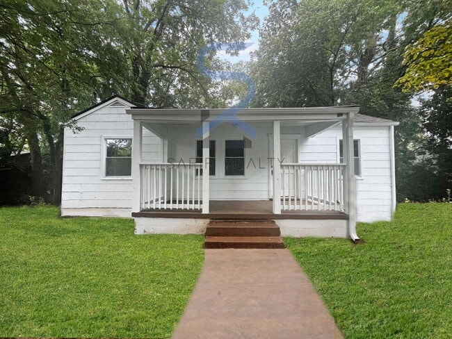 Primary Photo - Move in before October 15th and get $100 O...