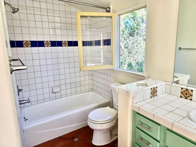2nd floor master bath - 616 N Orange Dr