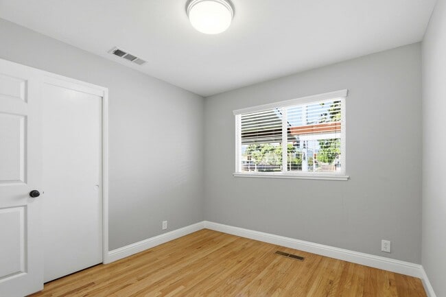 Building Photo - Wow! What a Great Home! Available Now!
