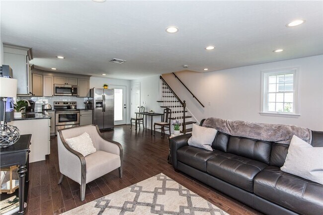 Building Photo - ****Providence – Eastside/Fox Point Single Family - $2,550****