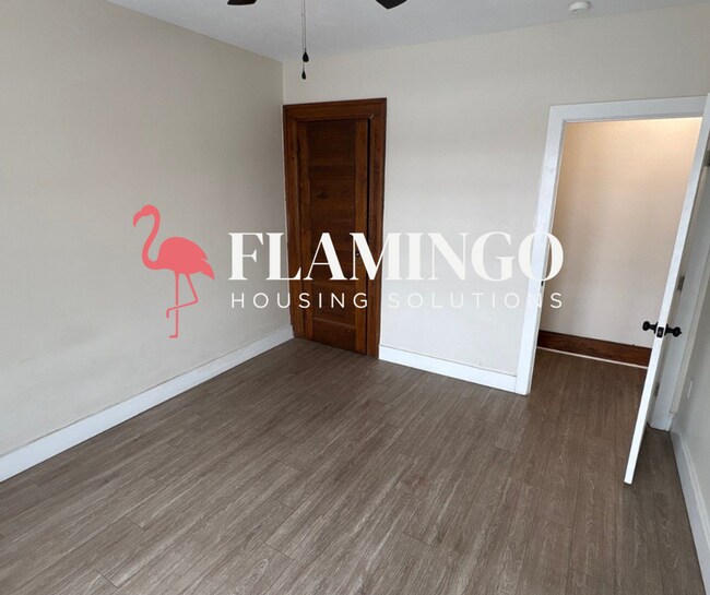 Building Photo - 1422 East Third Street - Shared Living programs Eligible